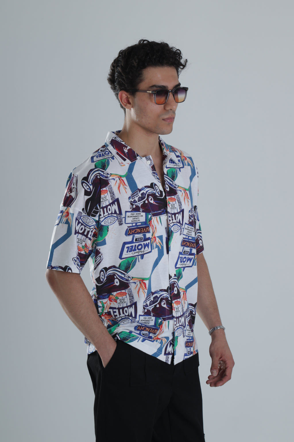 Retro Model Desenli Kısa Kollu Gömlek