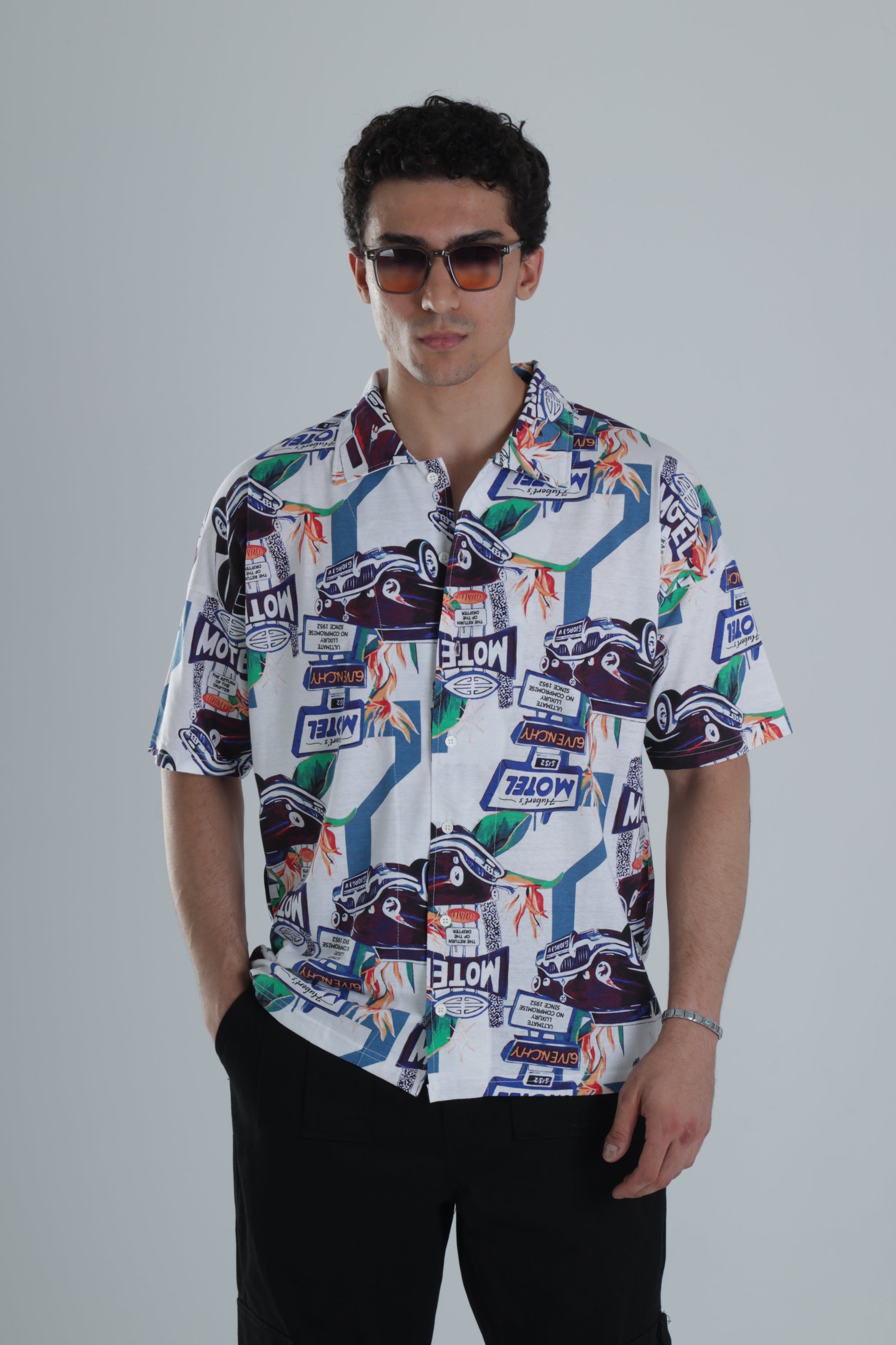 Retro Model Desenli Kısa Kollu Gömlek