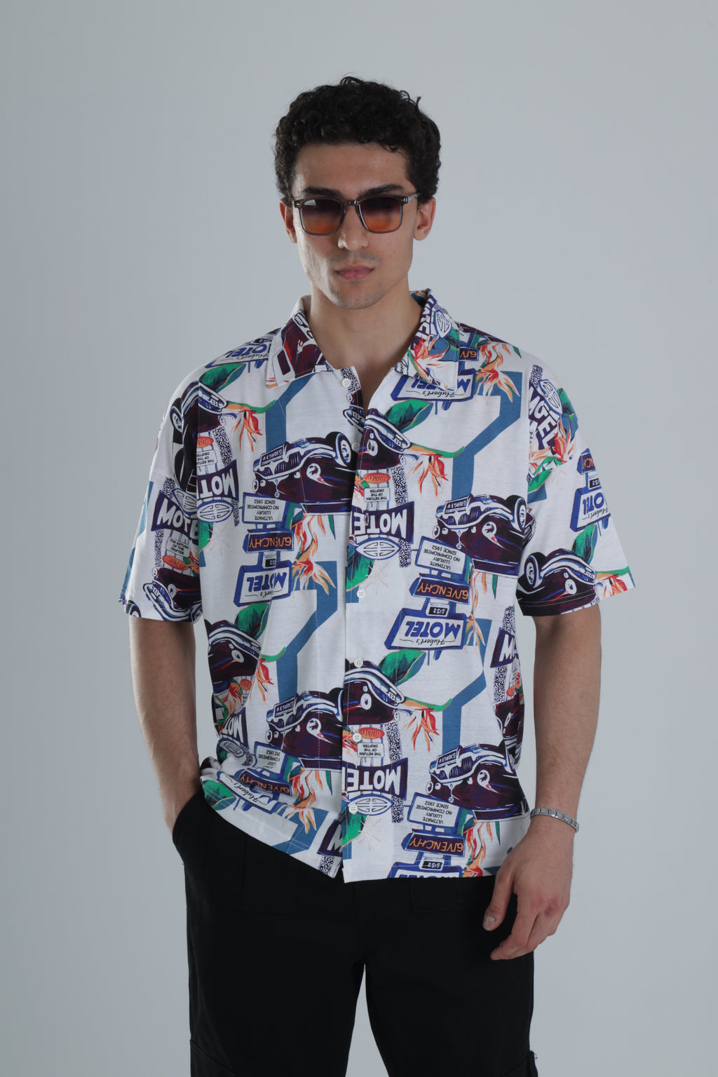 Retro Model Desenli Kısa Kollu Gömlek