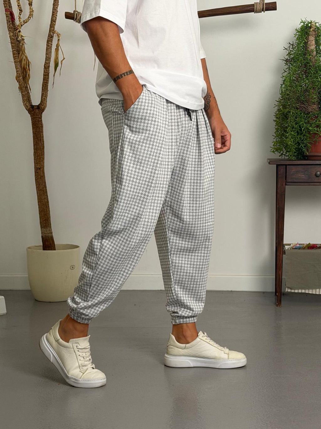 Açık Gri Kazayağı Desenli Jogger Pantolon