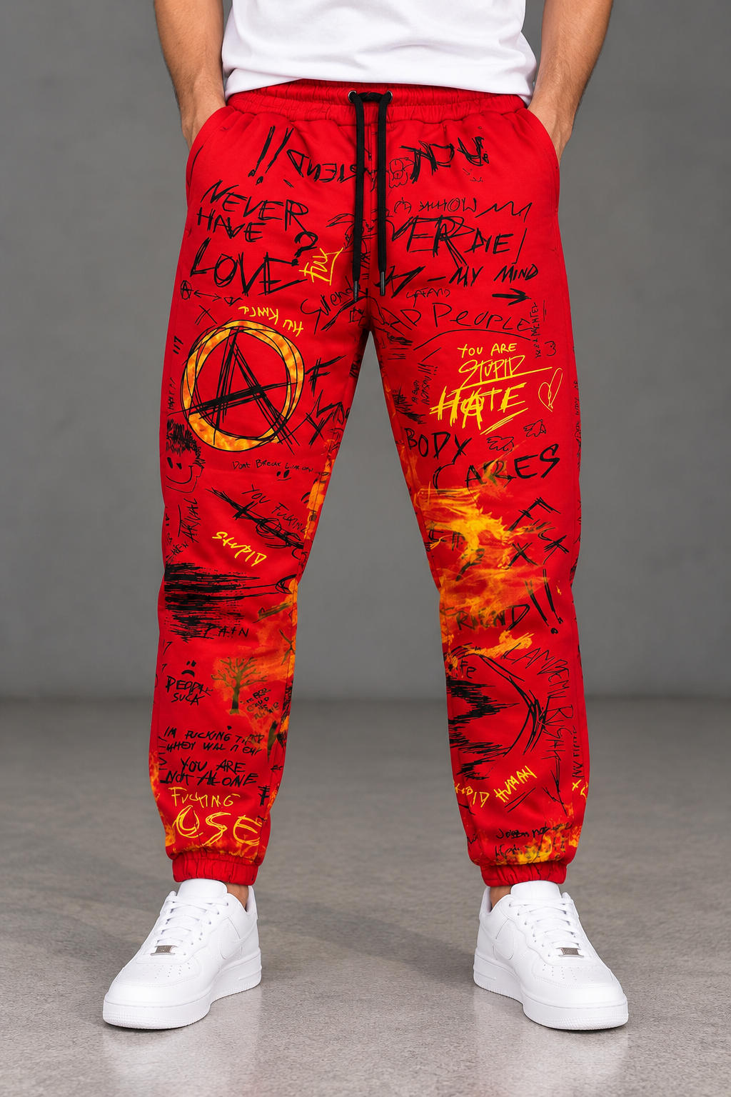 Kırmızı Graffiti Desenli Jogger Pantolon