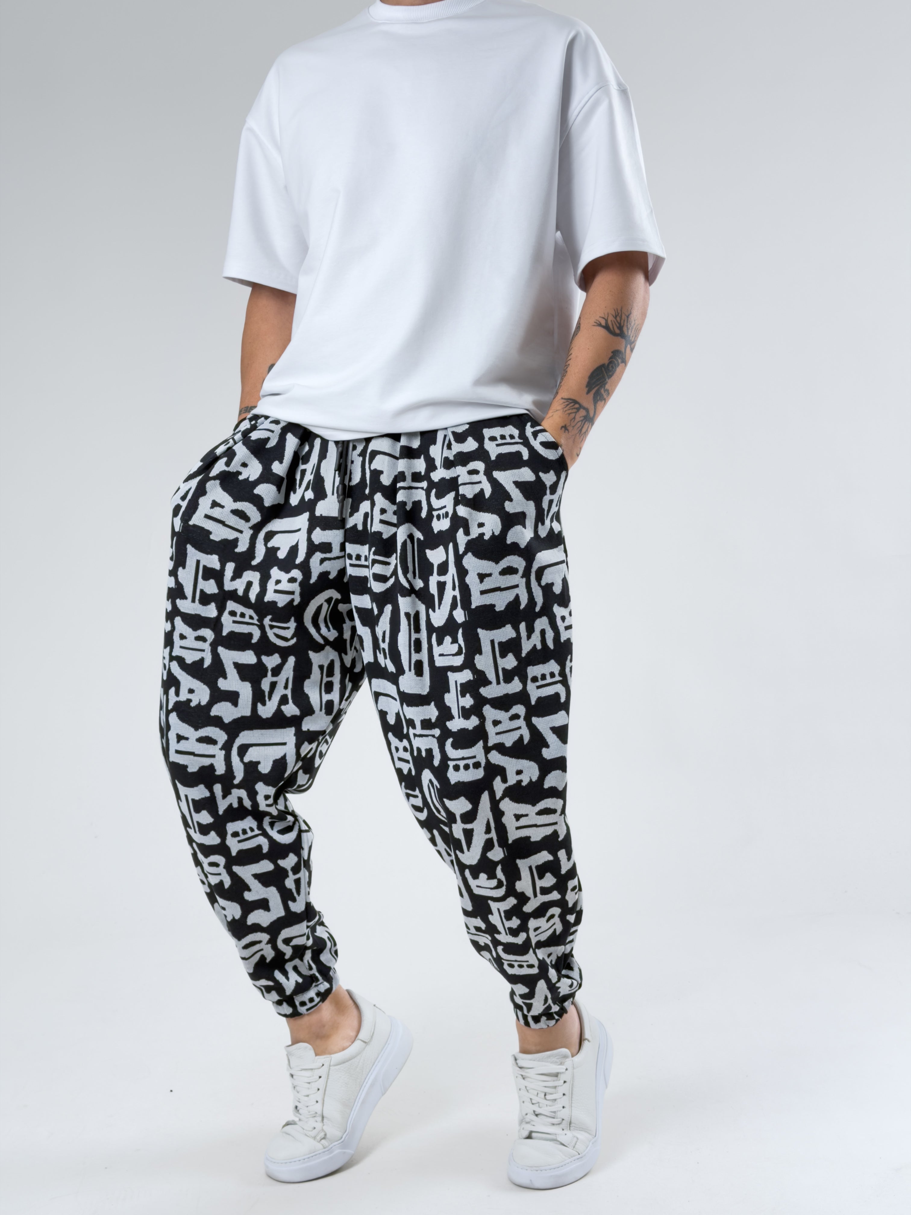 Typo Chaos Pileli Jogger Pantolon Ürün ikincil görseli
