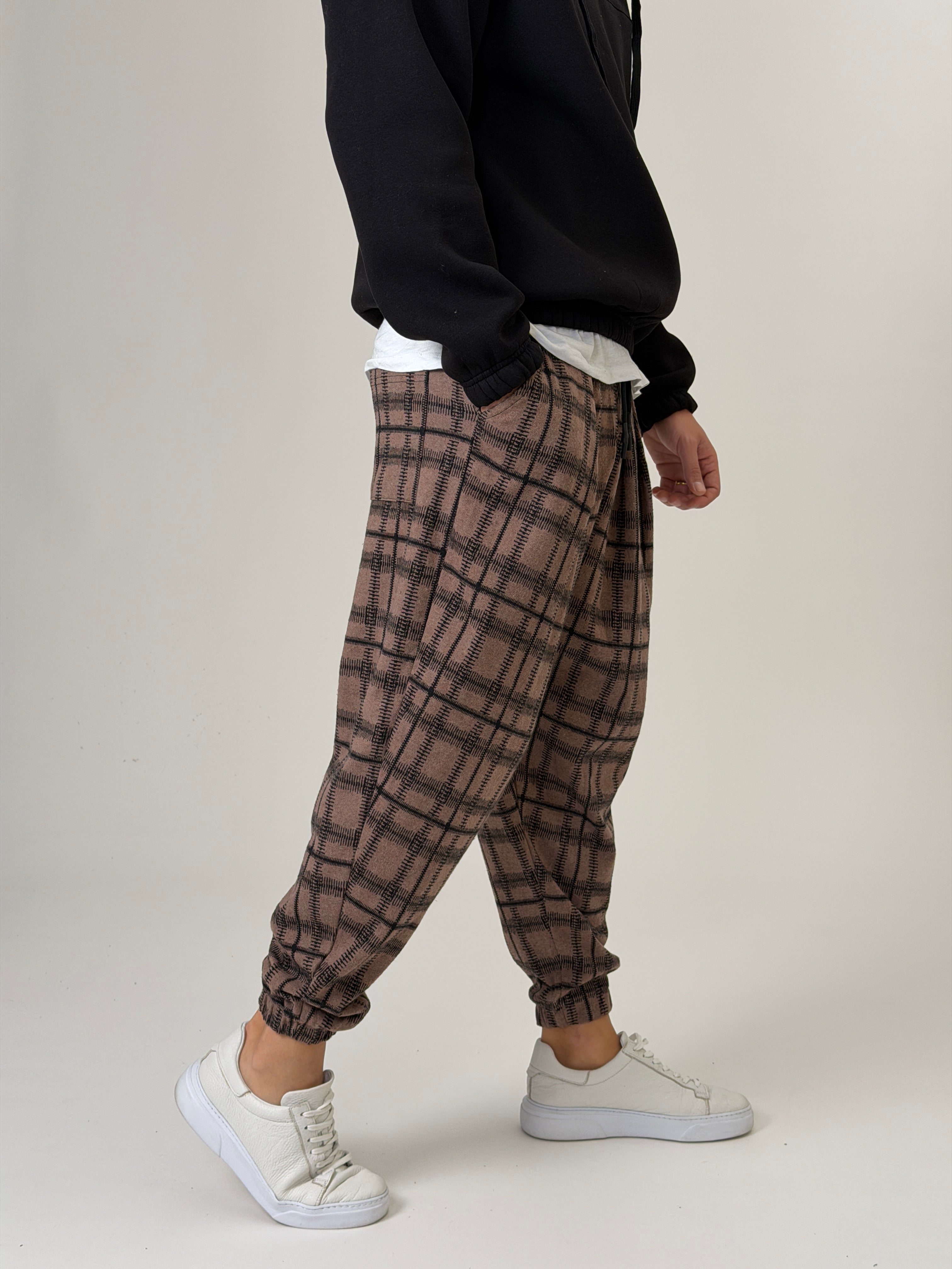 Brown Grid Jogger Pantolon Ürün ana görseli
