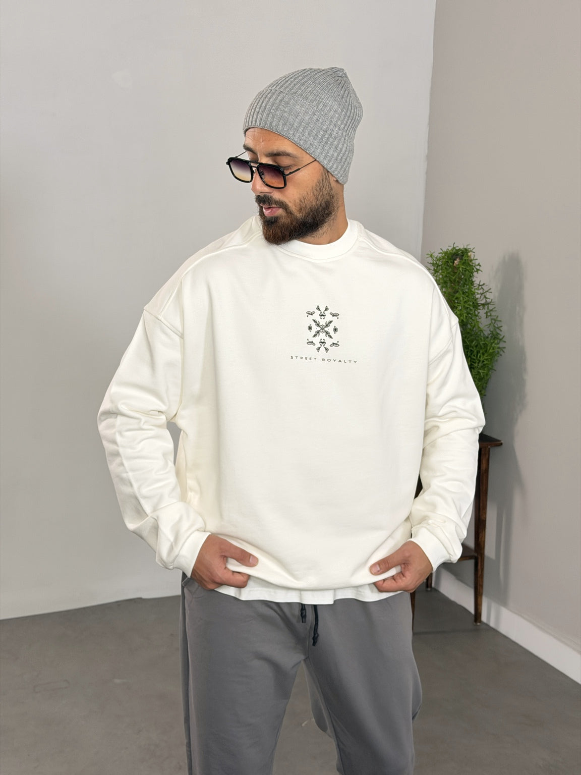 Beyaz Sırtı Bandana Baskılı Bisiklet Yaka Oversize Sweatshirt