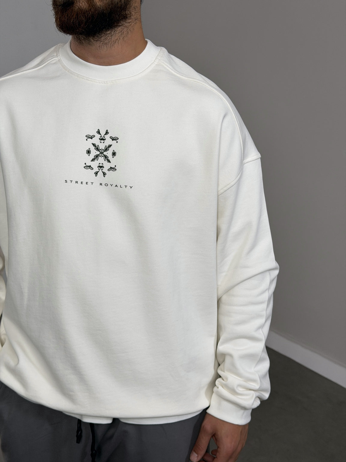 Beyaz Sırtı Bandana Baskılı Bisiklet Yaka Oversize Sweatshirt