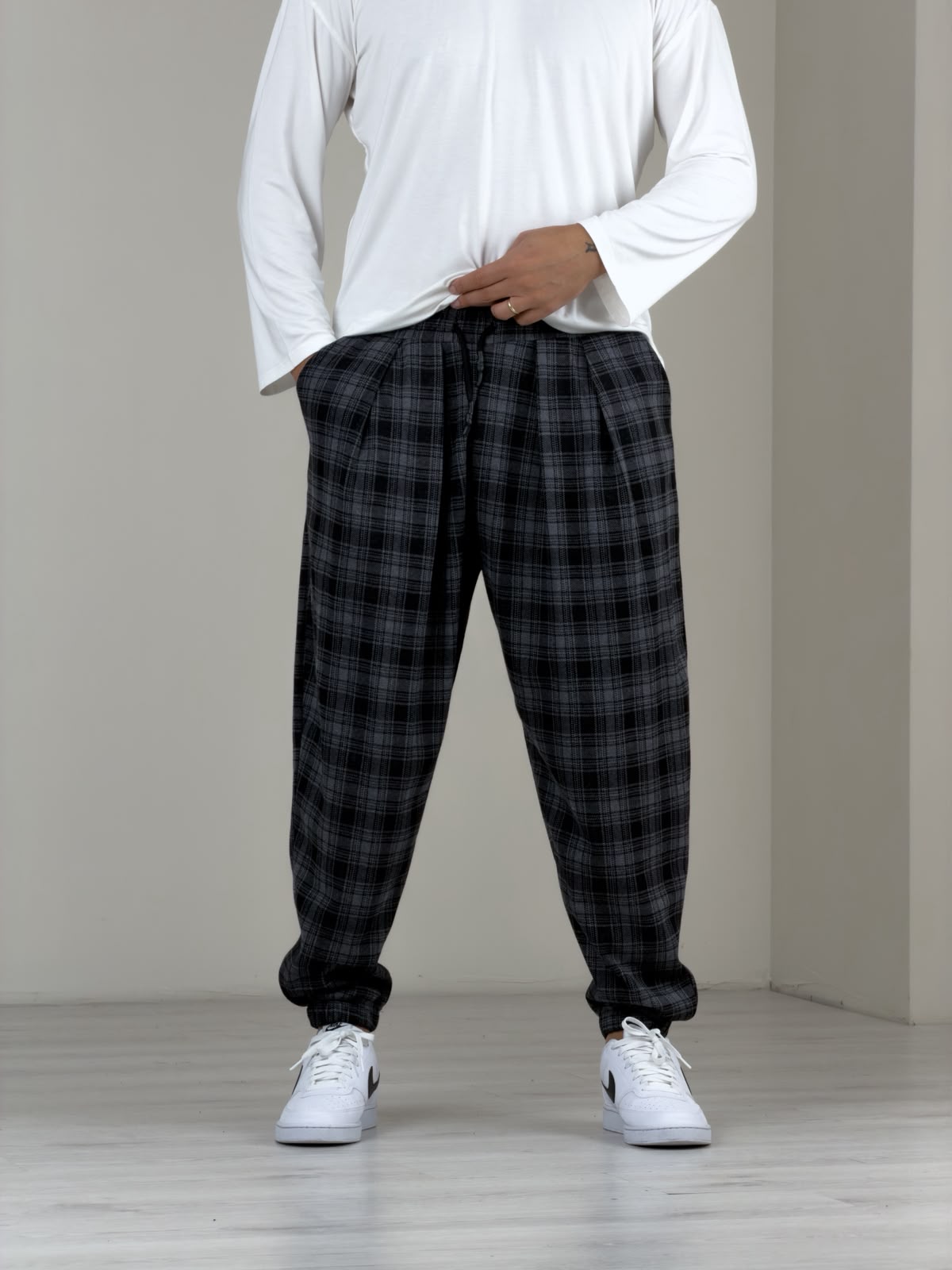 Gri Siyah Ekoseli Salaş Jogger Pantolon