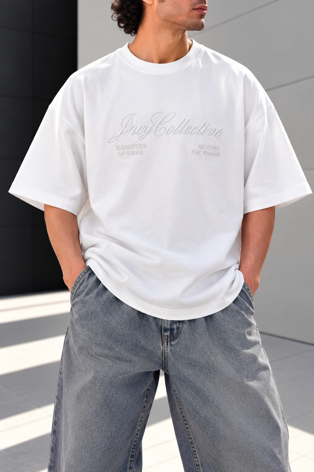 Beyaz Oversize Nakışlı T-shirt