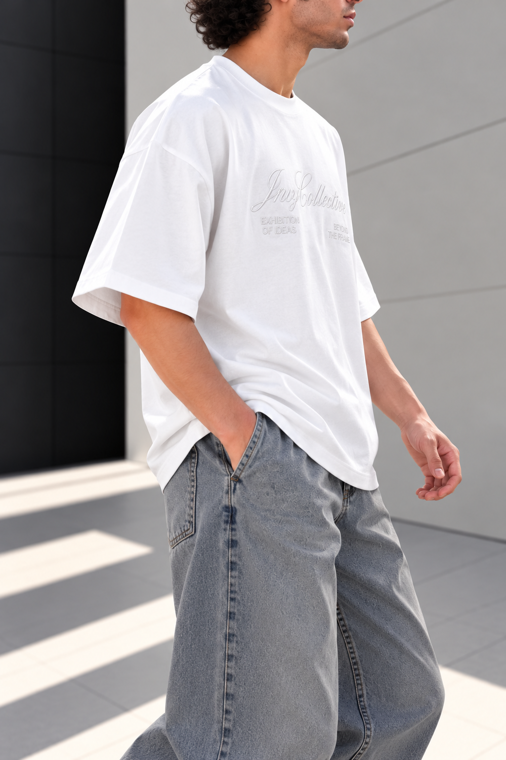 Beyaz Oversize Nakışlı T-shirt