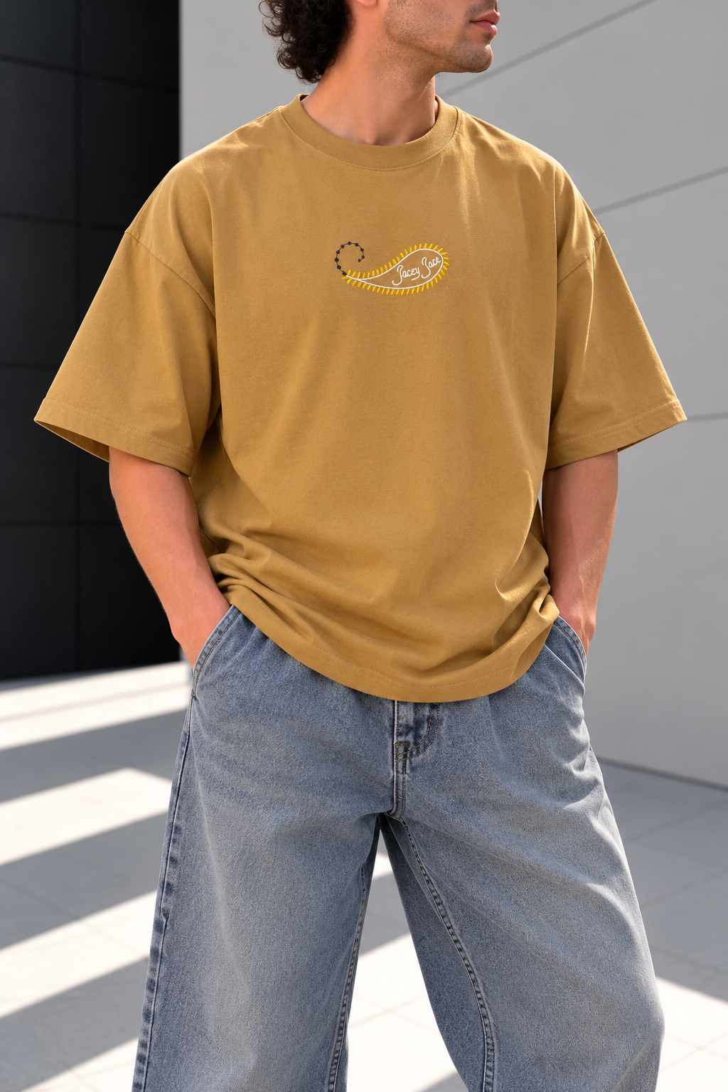 Camel Oversize Sırtı Nakışlı T-shirt