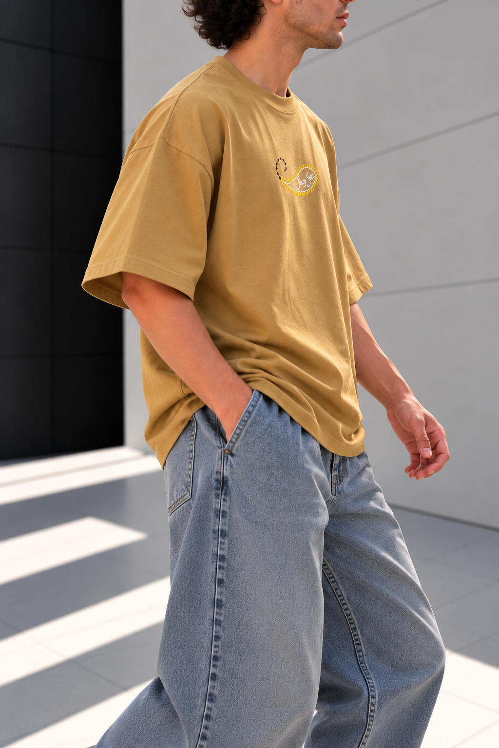 Camel Oversize Sırtı Nakışlı T-shirt
