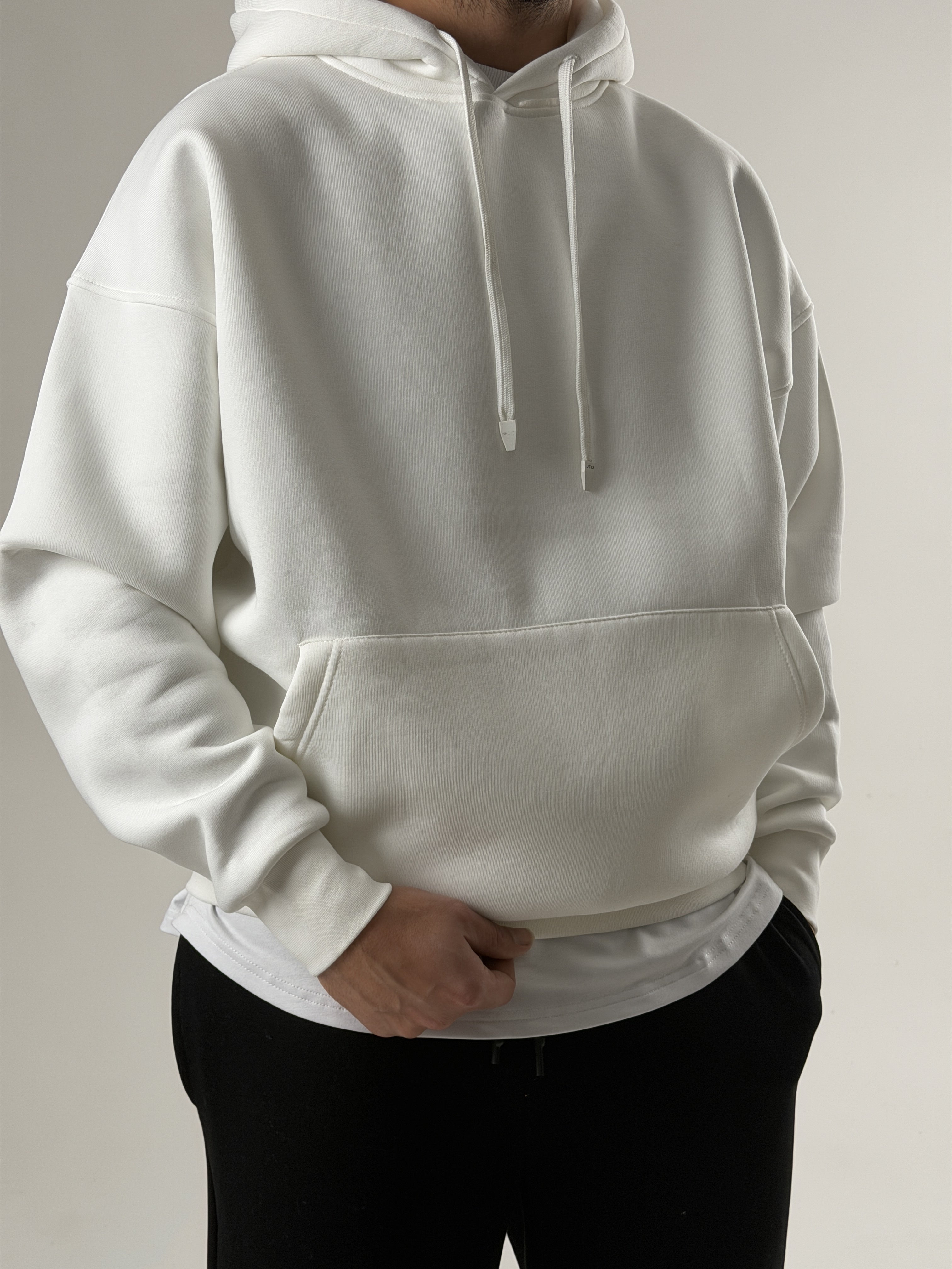 Basic White Hoodie Ürün ana görseli