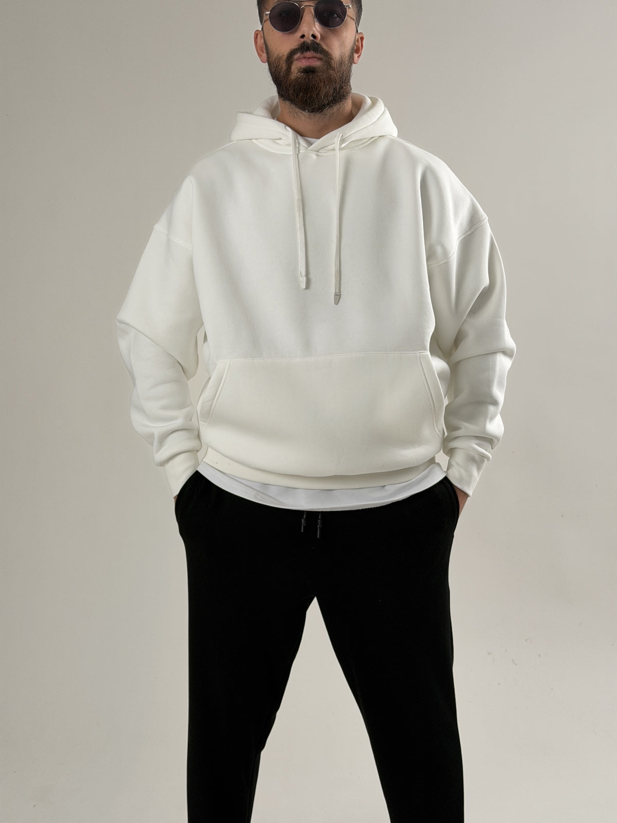 Basic White Hoodie Ürün ikincil görseli