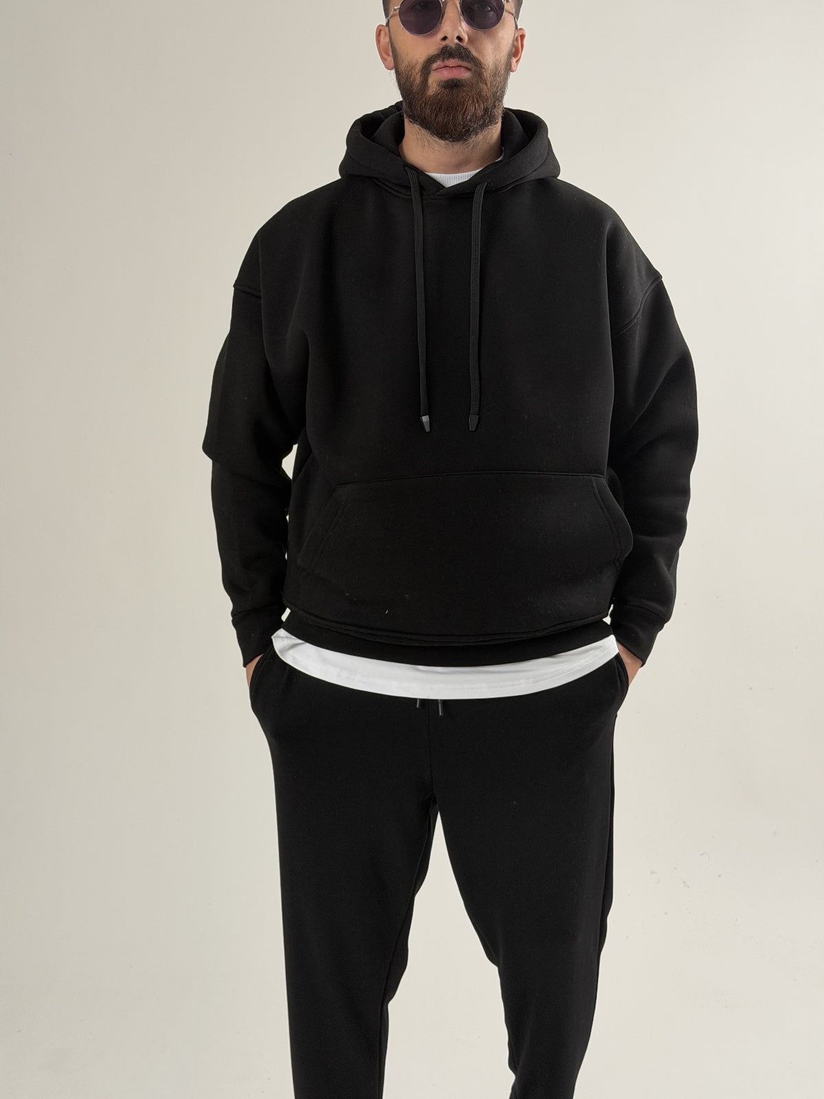 Basic Black Hoodie Ürün ikincil görseli
