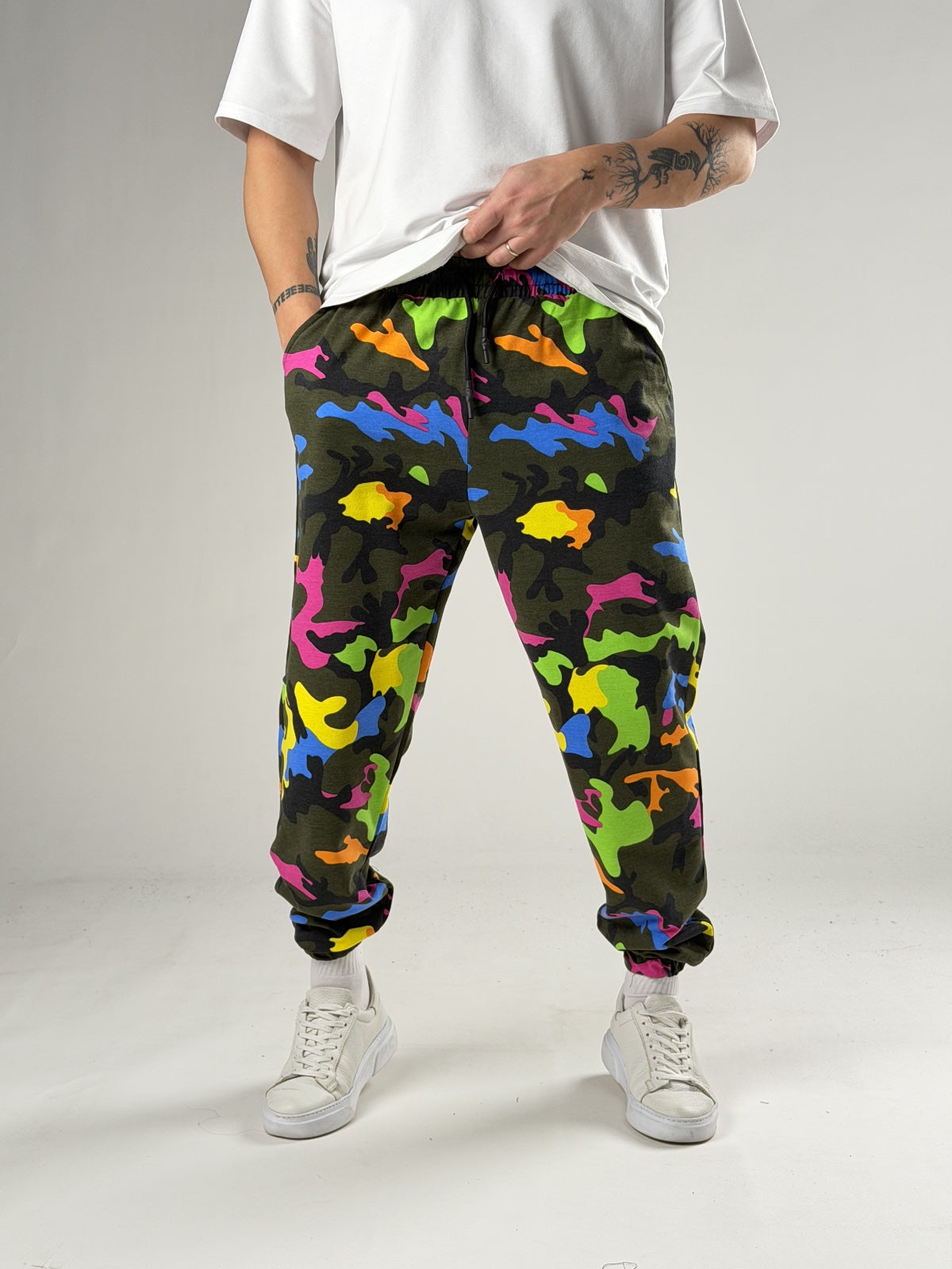 Colorful Camouflage Jogger Pantolon Ürün ana görseli