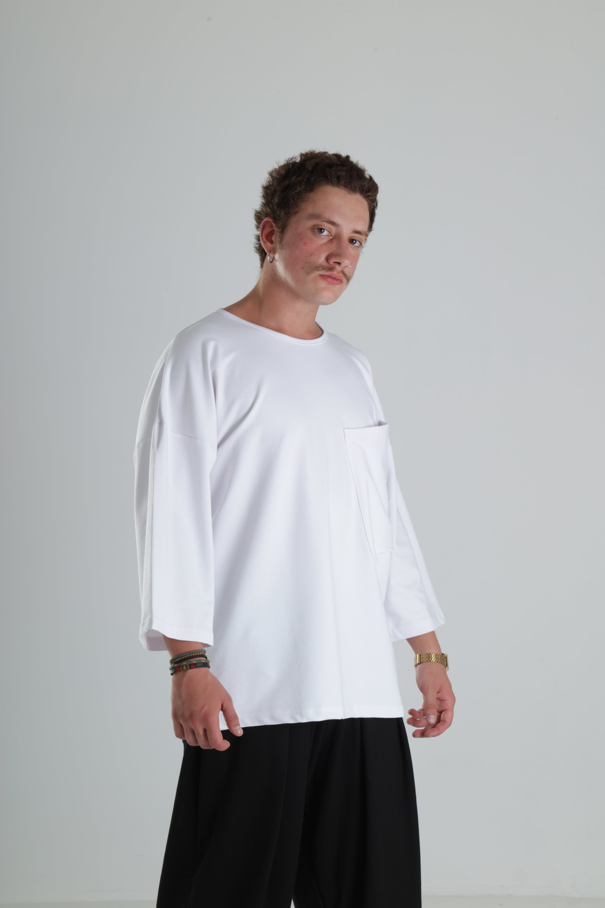 Oversize Cepli T-Shirt - Beyaz Ürün ikincil görseli